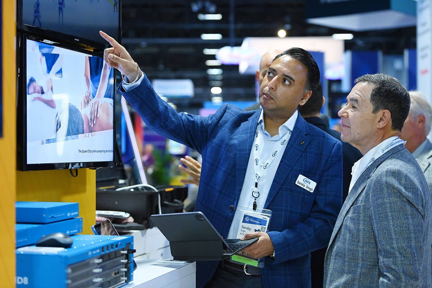 SCTE TechExpo attendees where exhibitors can use B2Brain lead capture for follow-up